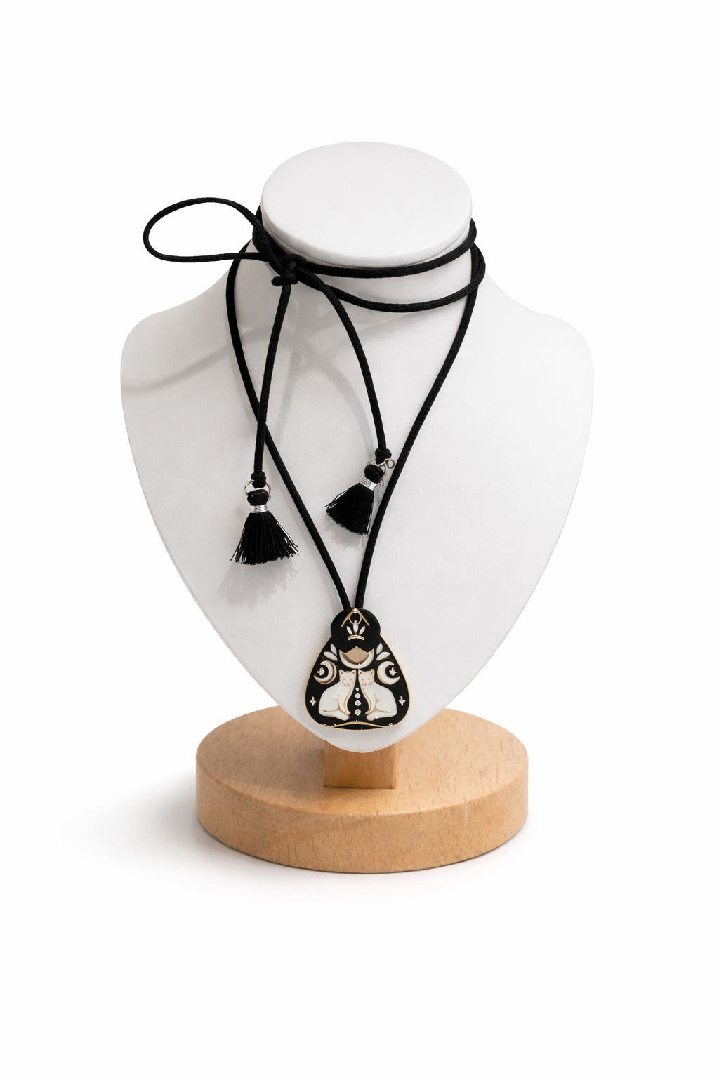 Сollar de Cordón de Gamuza con Amuleto